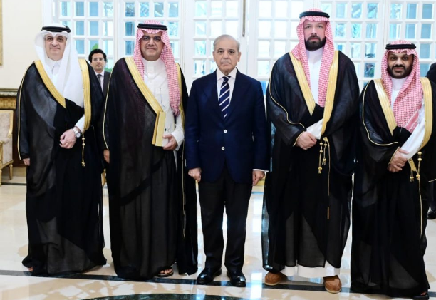 Pakistan seeks strategic economic partnership with Saudi Arabia, says PM Shehbaz 