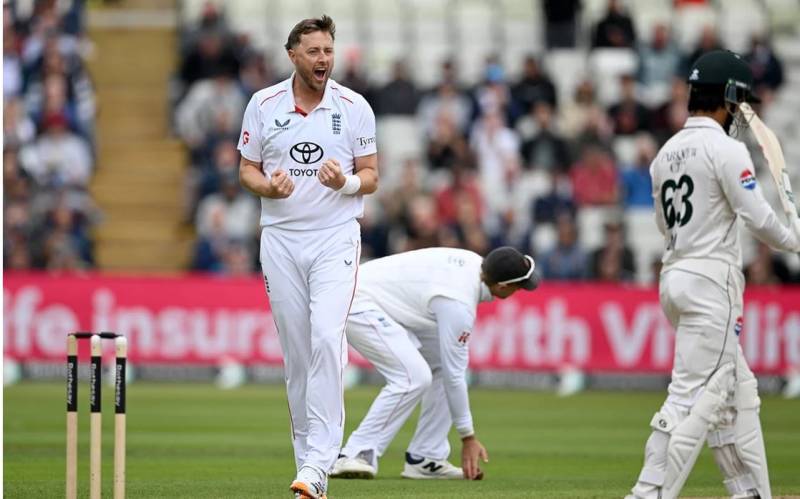 Pakistan all out for 133 against England in 3rd Test