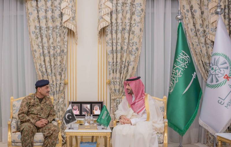 CDF Asim Munir, Saudi defence minister stress joint efforts to counter attacks under Makkah pact