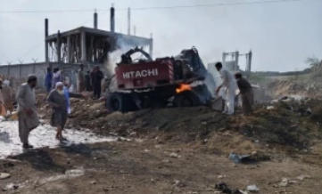 At least 11 killed, several injured in blast targeting police checkpoint in KP's DI Khan