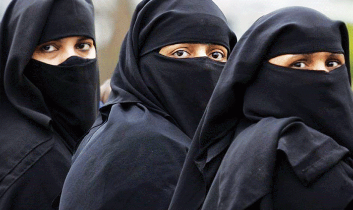 Quebec bans face veils in public services, govt jobs